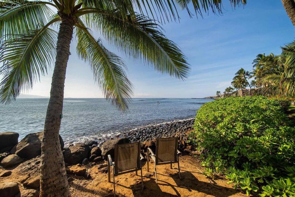 Stunning Maui Direct Ocean Front On The Beach, Walk To Beach From Condo, Watch Turtles, Whales, Ac In All Rooms Ocean View Pool And Spa Wailuku Exteriör bild