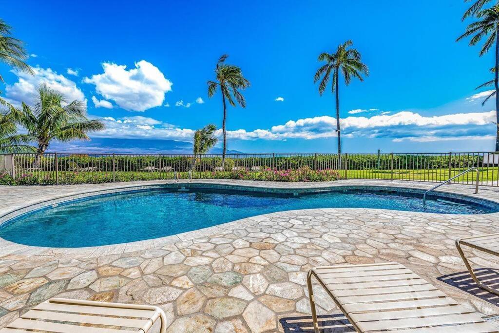 Stunning Maui Direct Ocean Front On The Beach, Walk To Beach From Condo, Watch Turtles, Whales, Ac In All Rooms Ocean View Pool And Spa Wailuku Exteriör bild