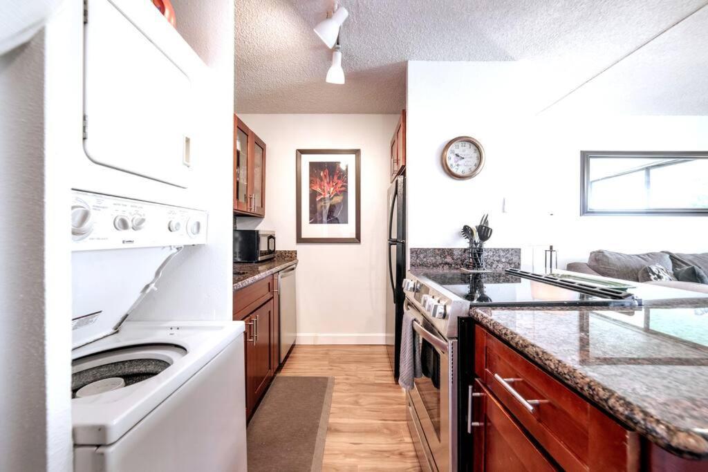 Stunning Maui Direct Ocean Front On The Beach, Walk To Beach From Condo, Watch Turtles, Whales, Ac In All Rooms Ocean View Pool And Spa Wailuku Exteriör bild