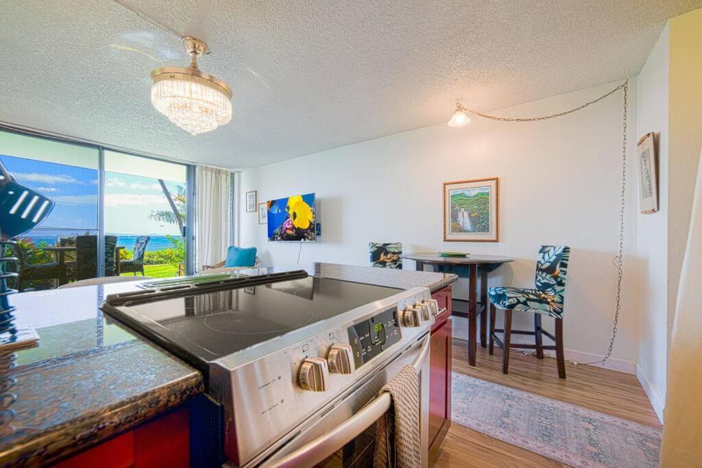 Stunning Maui Direct Ocean Front On The Beach, Walk To Beach From Condo, Watch Turtles, Whales, Ac In All Rooms Ocean View Pool And Spa Wailuku Exteriör bild